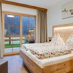Luxurious With Sauna In Koenigsleiten דירה
