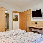 Luxurious With Sauna In Koenigsleiten *