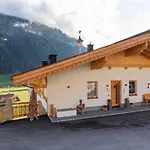 Luxurious With Sauna In Koenigsleiten דירה *