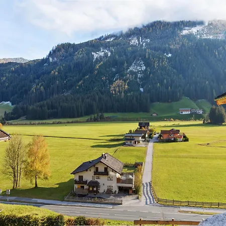 Luxurious With Sauna In Koenigsleiten Wald im Pinzgau