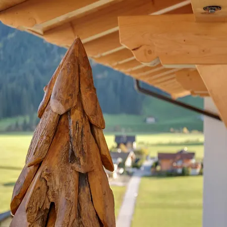 Luxurious With Sauna In Koenigsleiten *