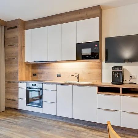 Luxurious With Sauna In Koenigsleiten Wald im Pinzgau