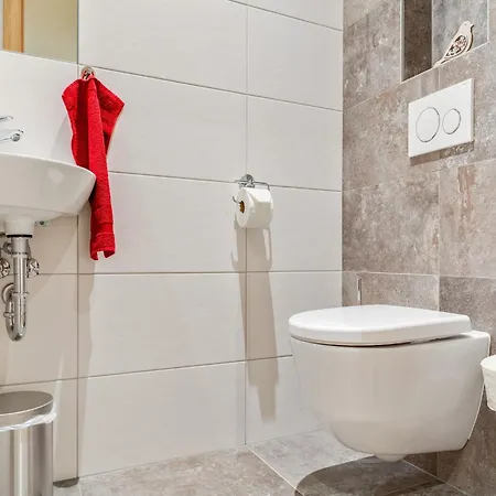 Lejlighed Luxurious With Sauna In Koenigsleiten