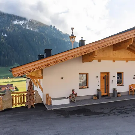 Luxurious With Sauna In Koenigsleiten