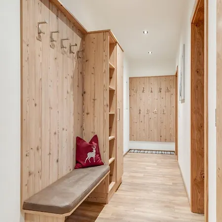 Luxurious With Sauna In Koenigsleiten