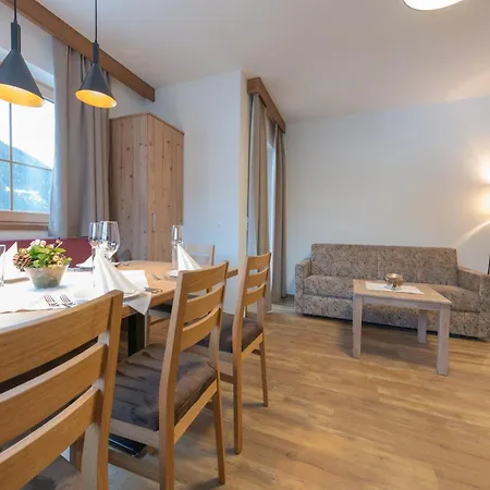 Luxurious With Sauna In Koenigsleiten *