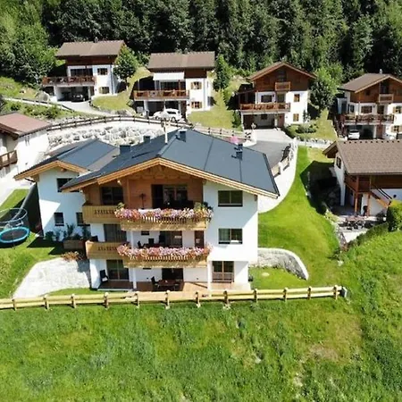 Apartman Luxurious With Sauna In Koenigsleiten