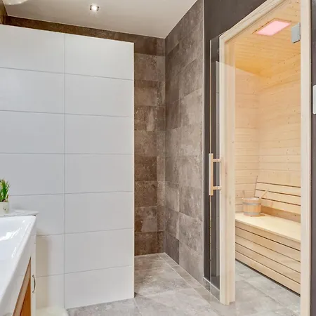 Daire Luxurious With Sauna In Koenigsleiten *