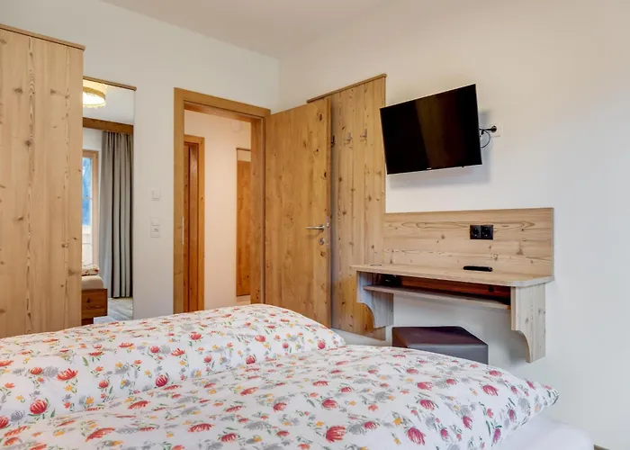 Luxurious With Sauna In Koenigsleiten Wald im Pinzgau