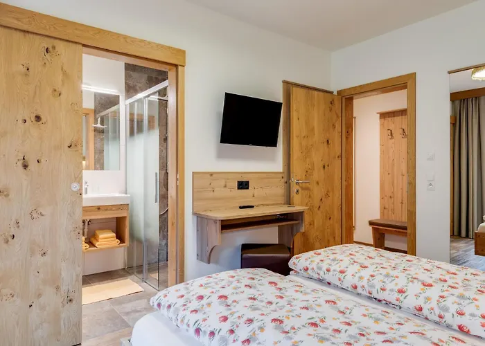 アパート Luxurious With Sauna In Koenigsleiten