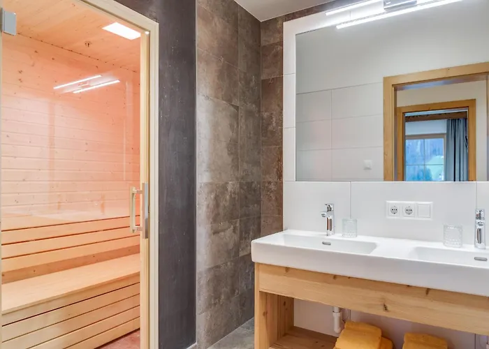 アパート Luxurious With Sauna In Koenigsleiten