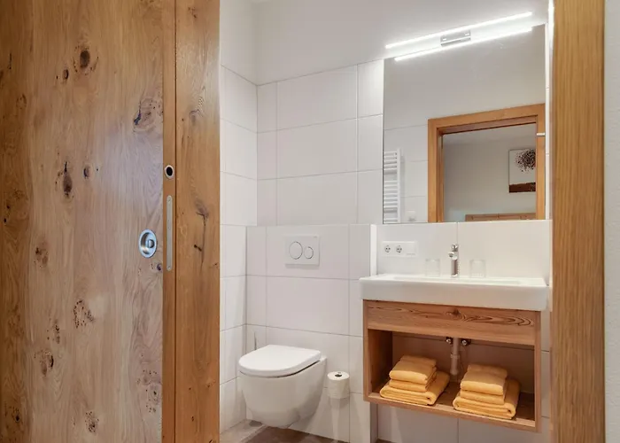 Luxurious With Sauna In Koenigsleiten *