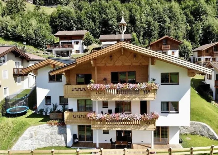 Luxurious With Sauna In Koenigsleiten *
